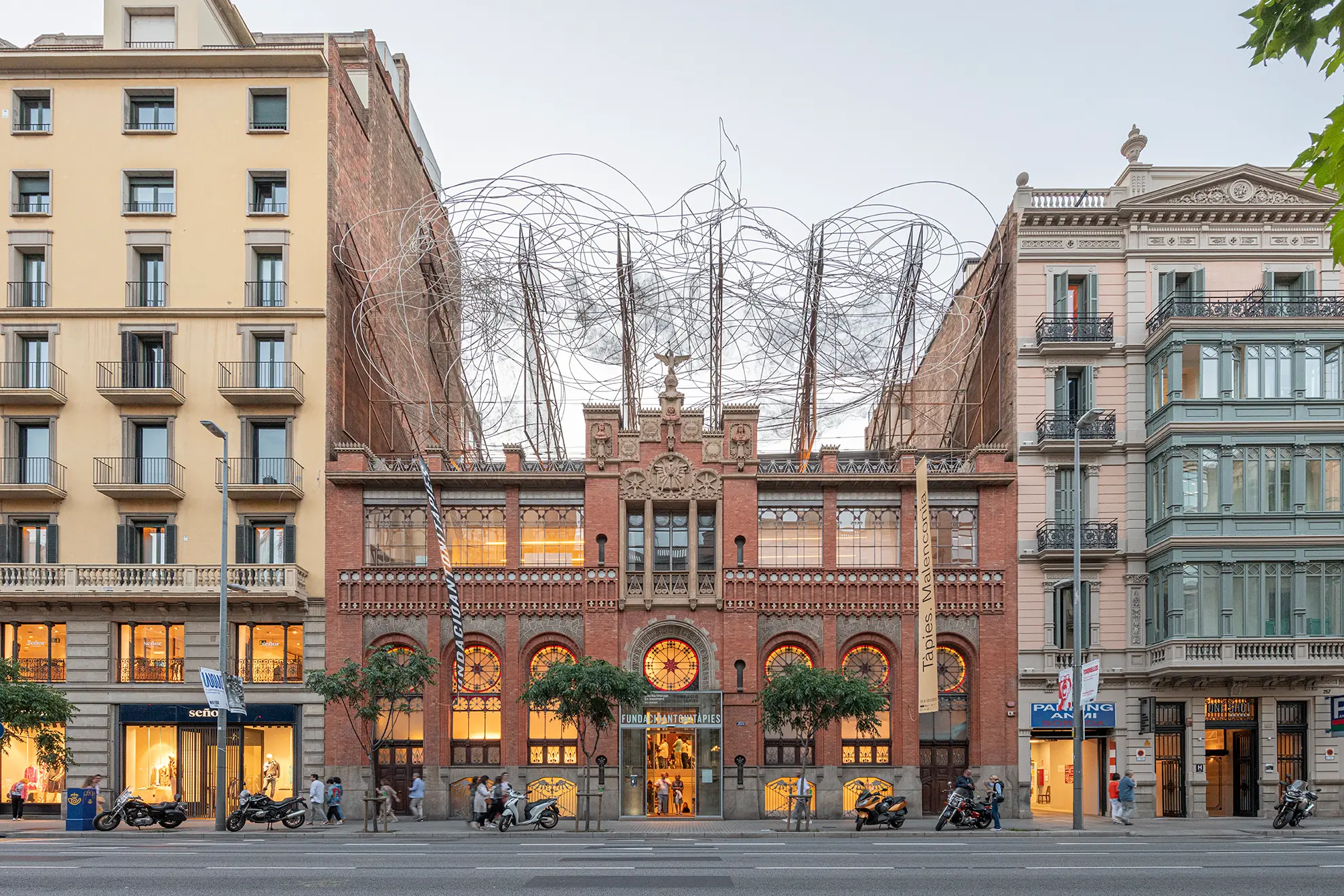 Fundacio-Antoni-Tapies-museu-dart-modern-de-Barcelona-Catalunya